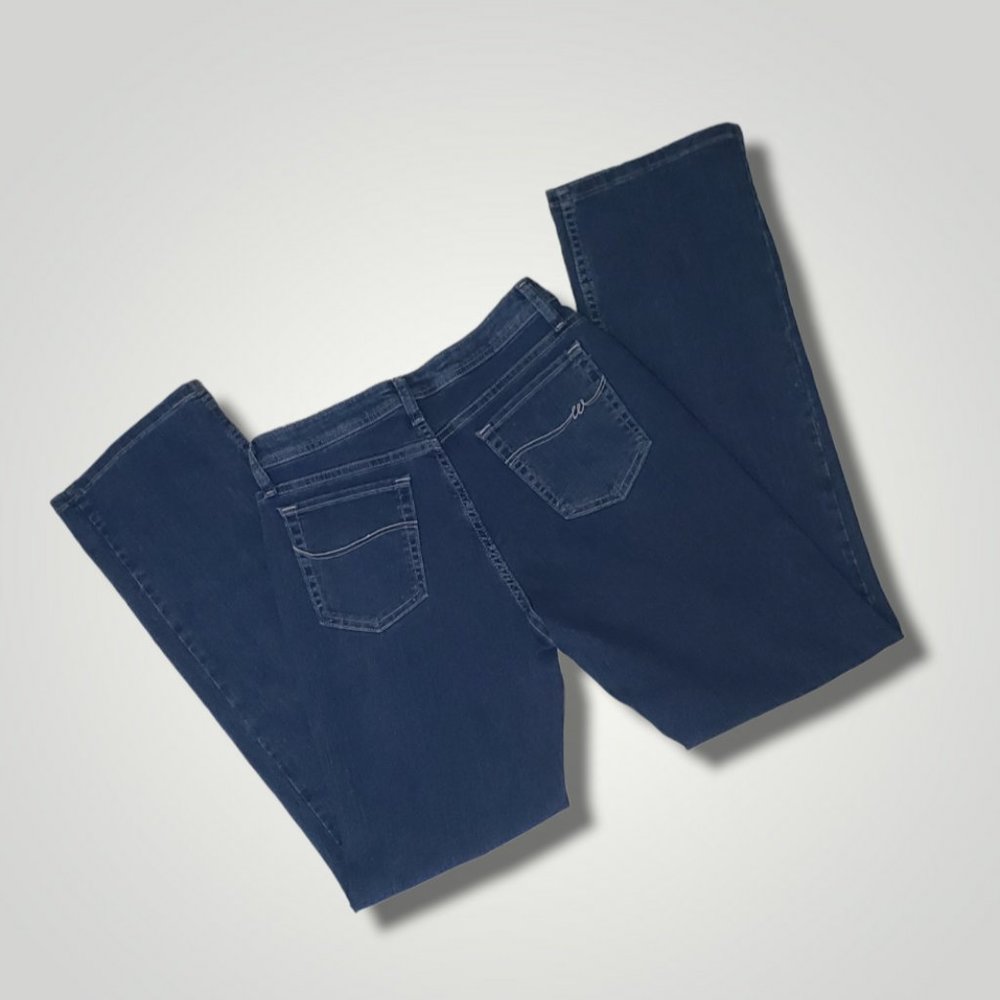 Boot Cut Dark Wash Mid Rise Womens Jeans Size 10 M Wrangler EUC
